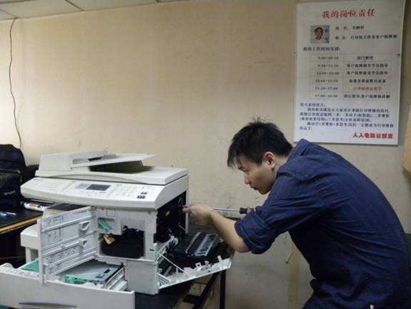 故事叙述类：从旧机器到新用途——二手电脑的重生之旅